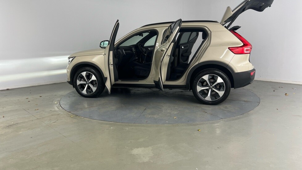 Used Volvo XC40 2024 for sale - 76552469: Photo 37