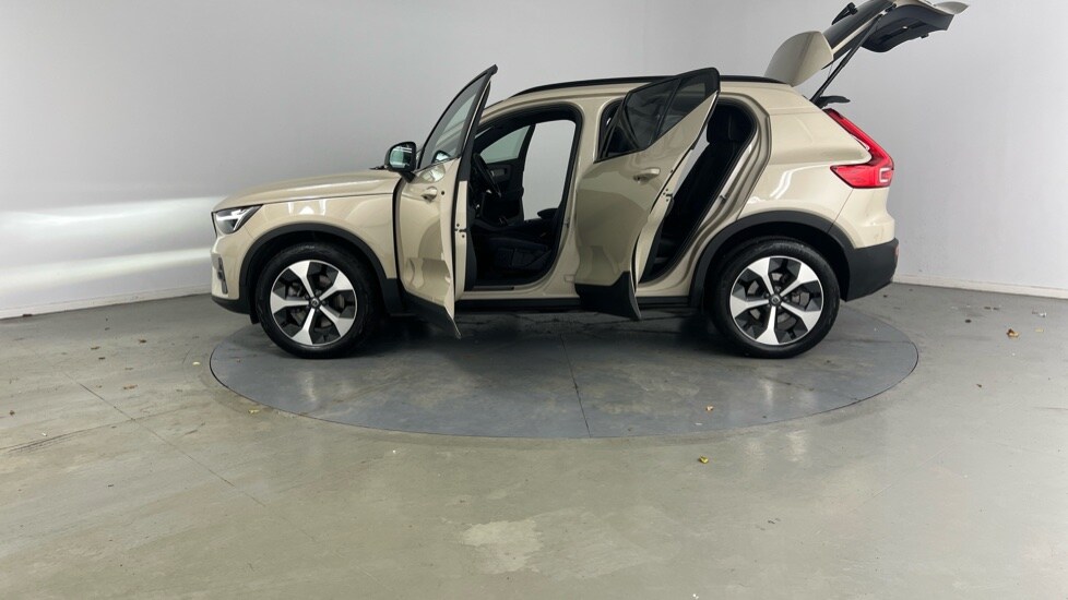 Used Volvo XC40 2024 for sale - 76552469: Photo 38