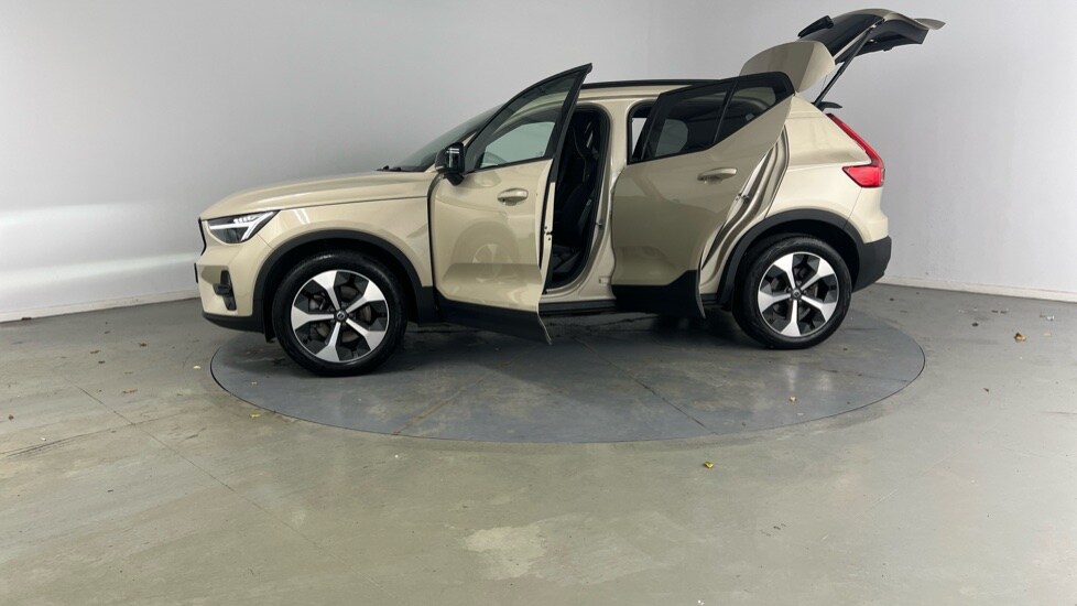 Used Volvo XC40 2024 for sale - 76552469: Photo 39