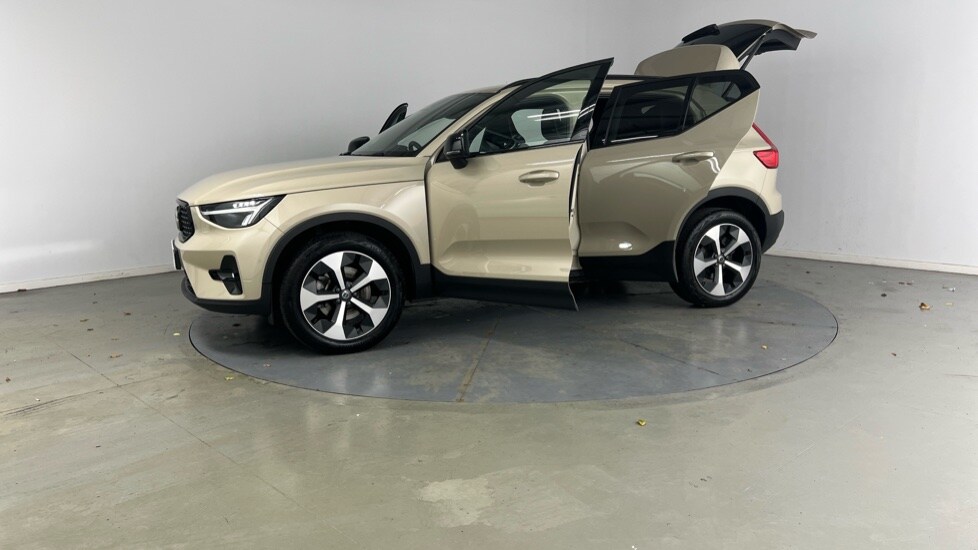 Used Volvo XC40 2024 for sale - 76552469: Photo 40