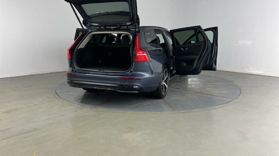 Used Volvo V60 2025 for sale - 77556879: Photo 30