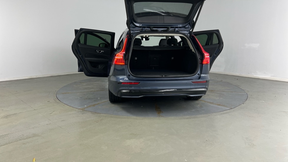 Used Volvo V60 2025 for sale - 77556879: Photo 32