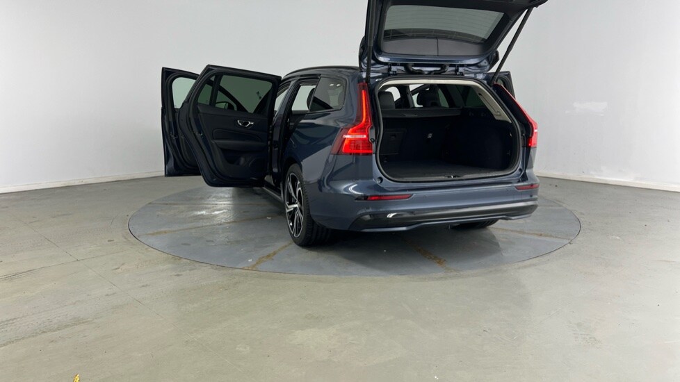 Used Volvo V60 2025 for sale - 77556879: Photo 33