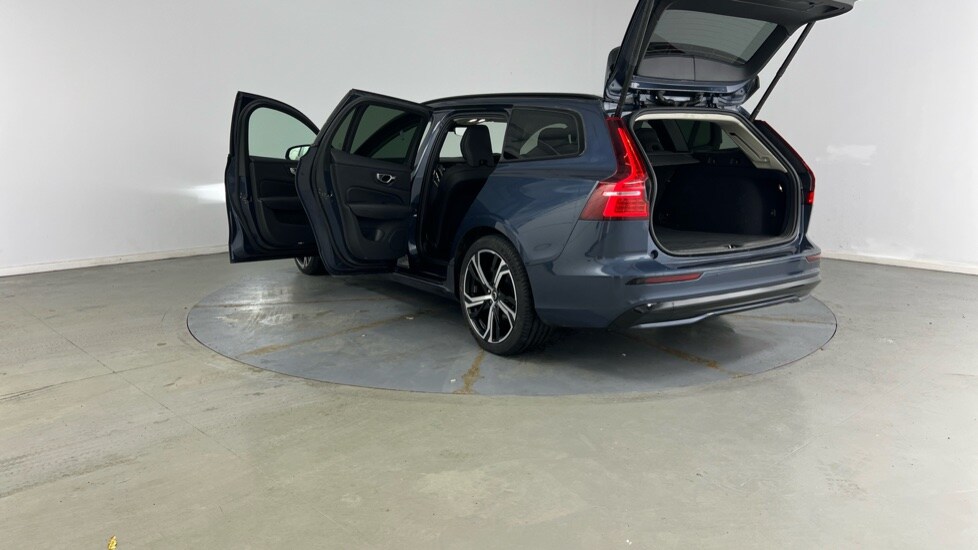 Used Volvo V60 2025 for sale - 77556879: Photo 34