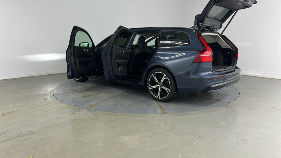 Used Volvo V60 2025 for sale - 77556879: Photo 35