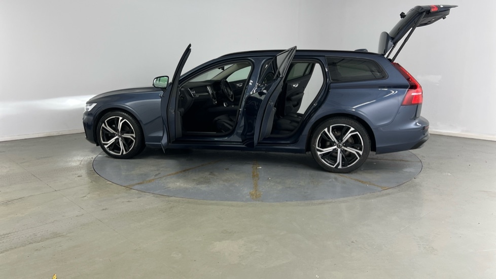 Used Volvo V60 2025 for sale - 77556879: Photo 37