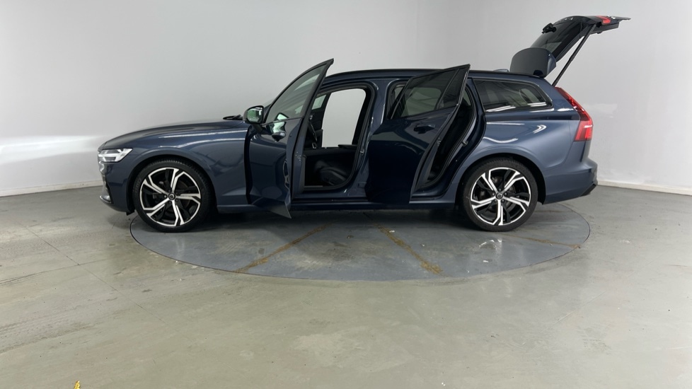 Used Volvo V60 2025 for sale - 77556879: Photo 38