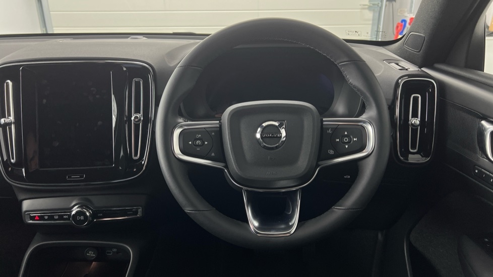 Used Volvo XC40 2025 for sale - 76233959: Photo 10