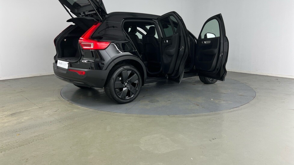 Used Volvo XC40 2025 for sale - 76233959: Photo 28