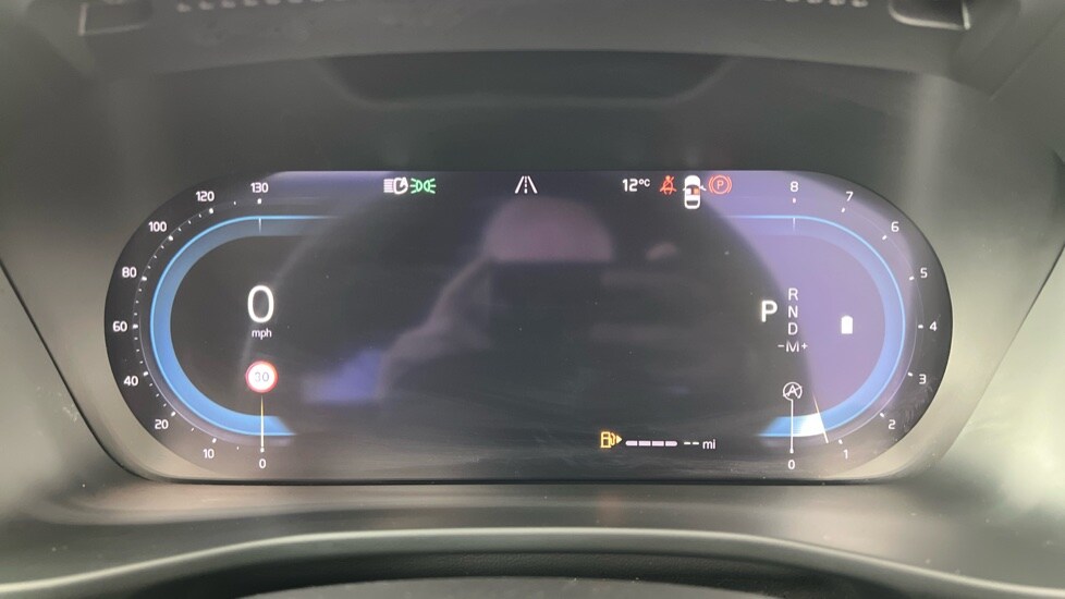 Used Volvo XC40 2023 for sale - 76507689: Photo 11