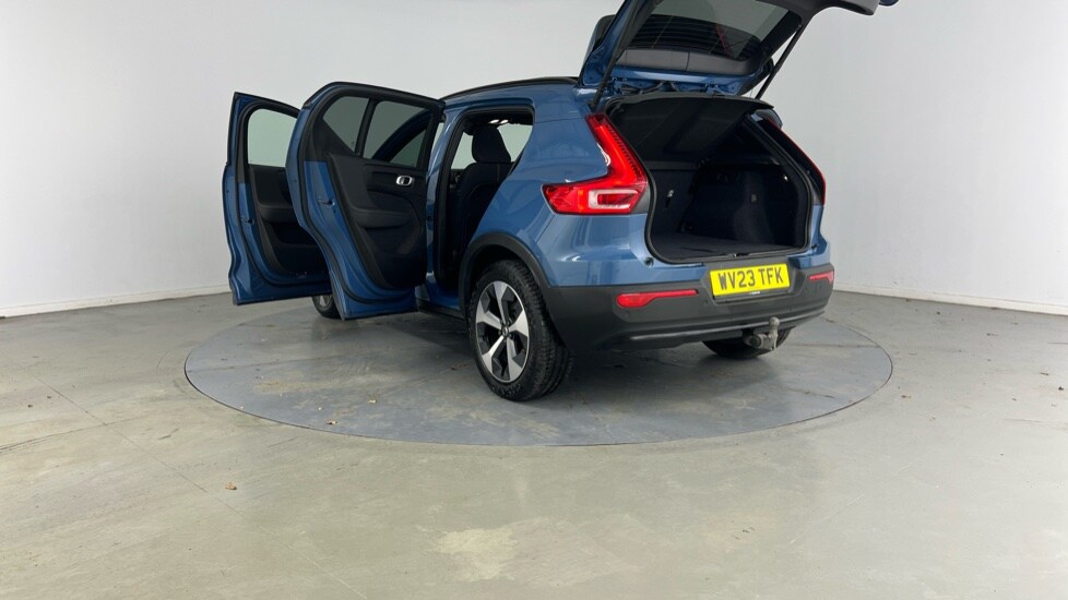 Used Volvo XC40 2023 for sale - 76507689: Photo 35