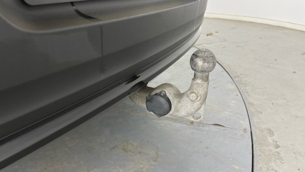 Used Volvo XC40 2023 for sale - 76507689: Photo 44