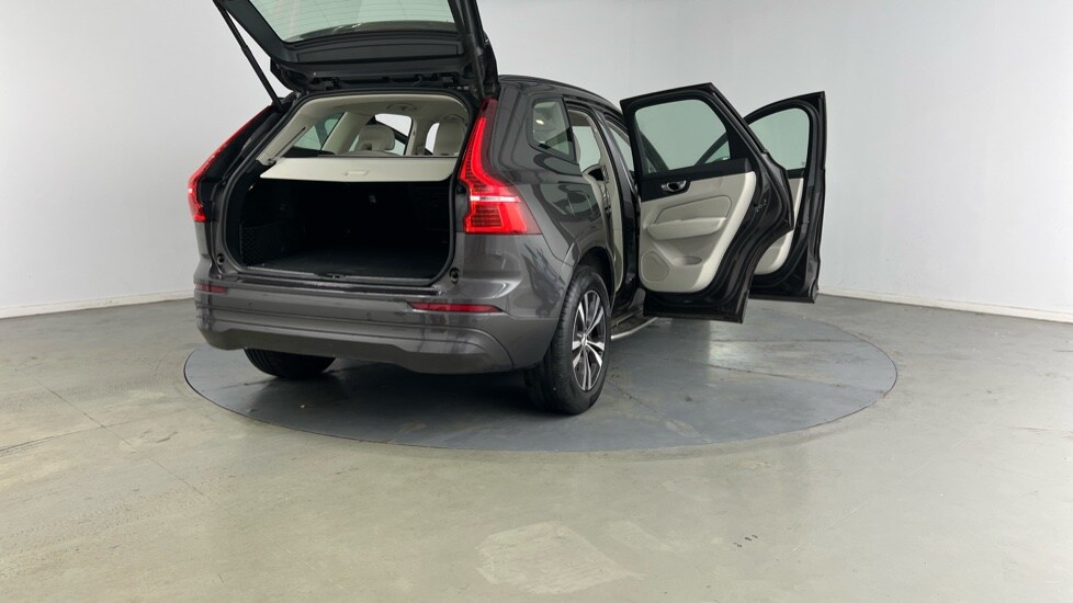 Used Volvo XC60 2022 for sale - 76098006: Photo 31