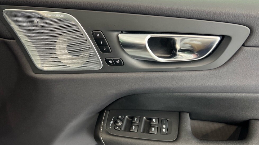 Used Volvo XC60 2023 for sale - 77413826: Photo 15