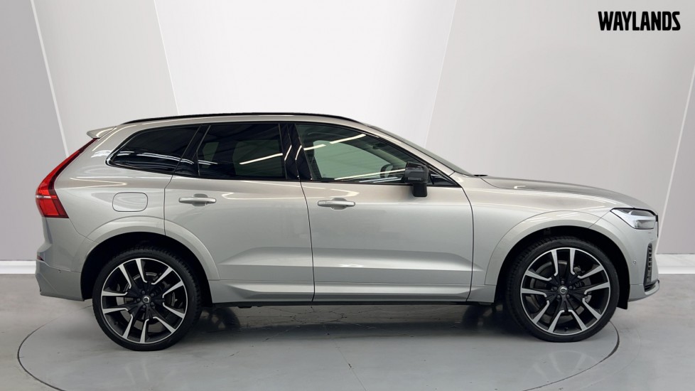 Used Volvo XC60 2023 for sale - 77413826: Photo 3