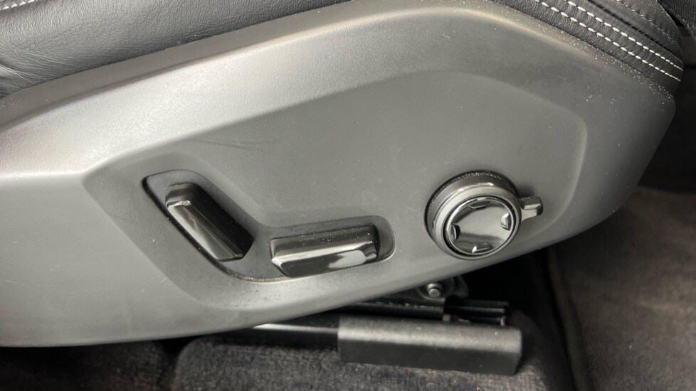 Used Volvo XC60 2023 for sale - 77413826: Photo 33