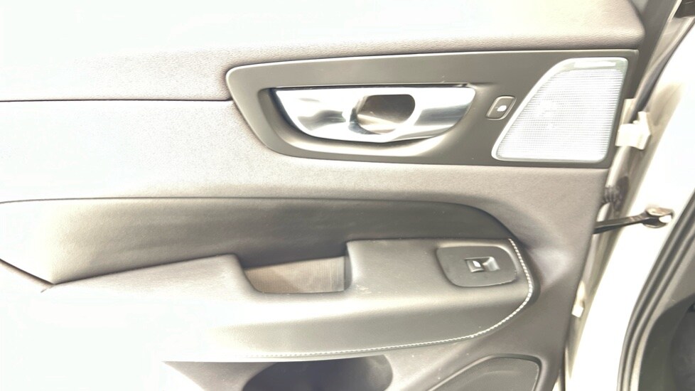 Used Volvo XC60 2023 for sale - 77413826: Photo 54