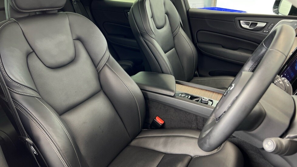Used Volvo XC60 2023 for sale - 77413826: Photo 9