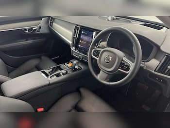 Used Volvo V90 2024 for sale - 76960025: Photo