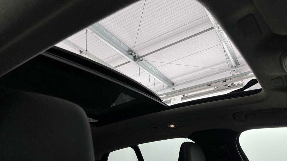 Used Volvo XC40 2025 for sale - 77281126: Photo 15