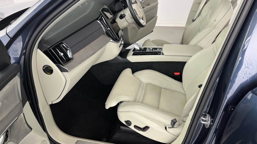 Used Volvo XC90 2024 for sale - 77247996: Photo 40