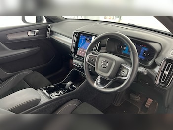 Used Volvo XC40 2024 for sale - 79297258: Photo