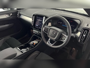 Used Volvo XC40 2026 for sale - 79248959: Photo