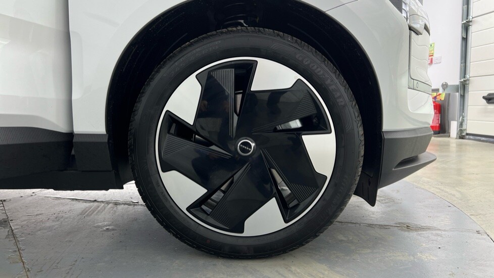 Used Volvo EX30 2025 for sale - 76233960: Photo 9
