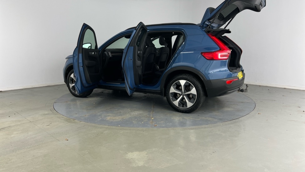 Used Volvo XC40 2023 for sale - 77316065: Photo 37