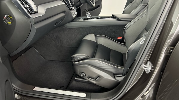 Used Volvo XC60 2021 for sale - 76241747: Photo 42
