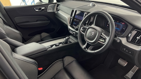 Used Volvo XC60 2021 for sale - 76241747: Photo 4