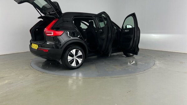 Used Volvo XC40 2023 for sale - 75664869: Photo 30