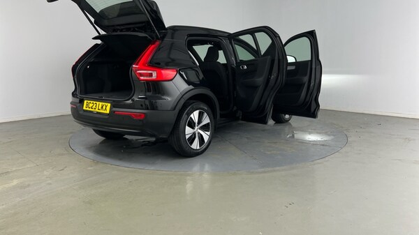 Used Volvo XC40 2023 for sale - 75664869: Photo 31