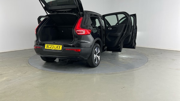 Used Volvo XC40 2023 for sale - 75664869: Photo 32