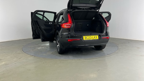 Used Volvo XC40 2023 for sale - 75664869: Photo 35