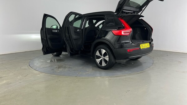 Used Volvo XC40 2023 for sale - 75664869: Photo 37