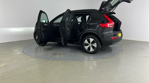Used Volvo XC40 2023 for sale - 75664869: Photo 38