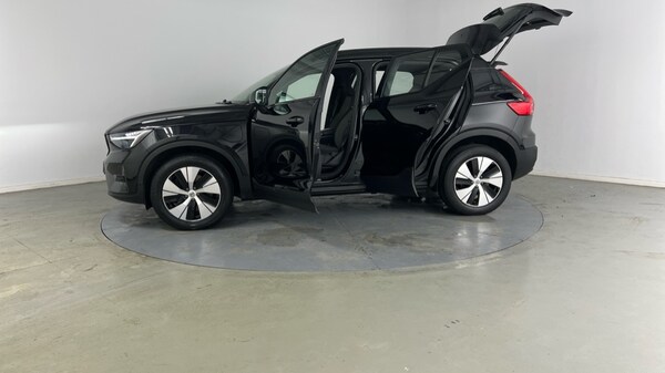 Used Volvo XC40 2023 for sale - 75664869: Photo 41