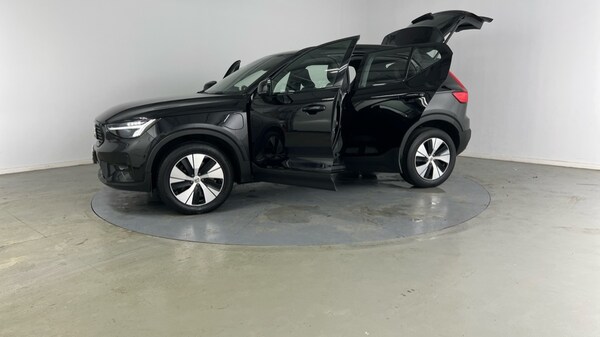 Used Volvo XC40 2023 for sale - 75664869: Photo 42