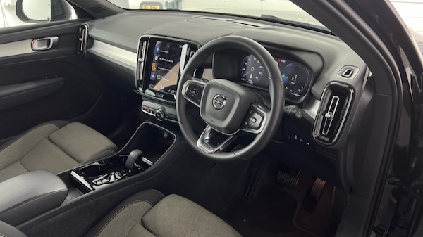 Used Volvo XC40 2023 for sale - 75664869: Photo 4