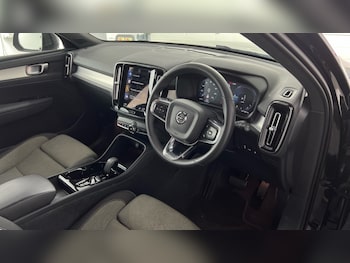 Used Volvo XC40 2023 for sale - 75664869: Photo