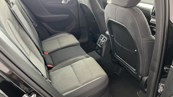 Used Volvo XC40 2023 for sale - 75664869: Photo 6