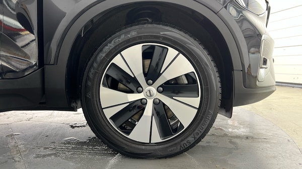 Used Volvo XC40 2023 for sale - 75664869: Photo 9