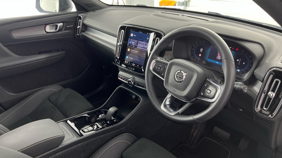 Used Volvo XC40 2025 for sale - 77897146: Photo 4