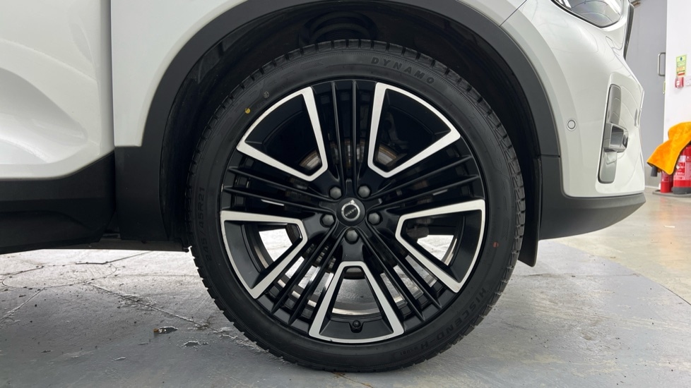 Used Volvo XC40 2025 for sale - 77897146: Photo 9