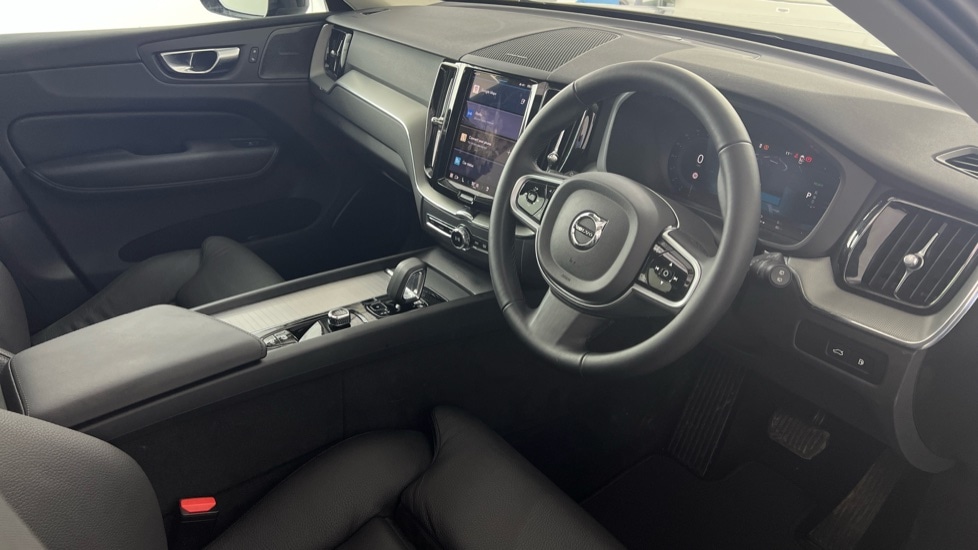 Used Volvo XC60 2025 for sale - 77771111: Photo 4