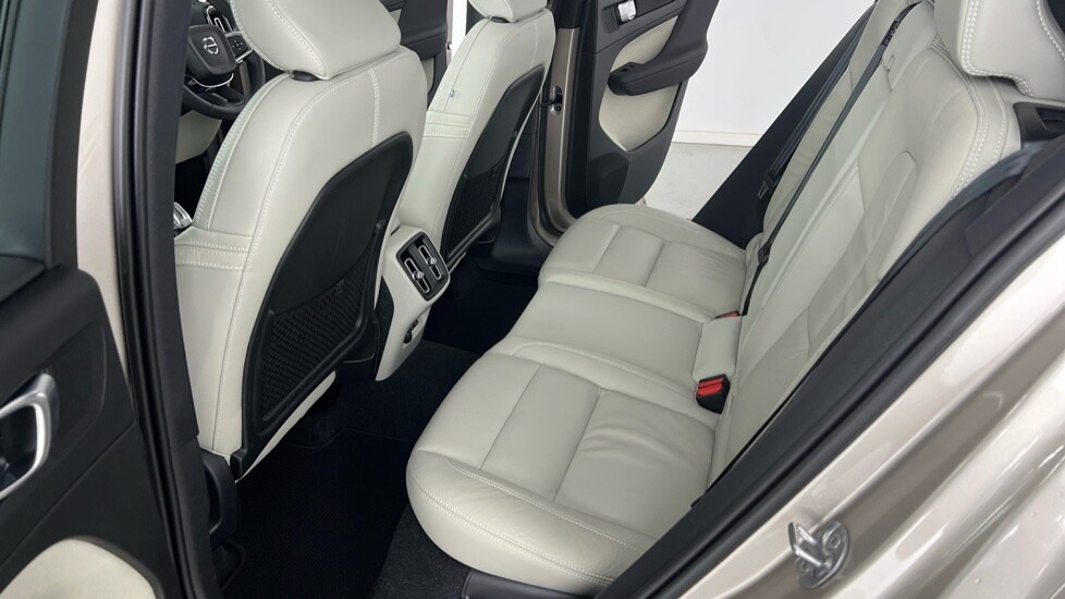 Used Volvo XC40 2022 for sale - 76447304: Photo 45