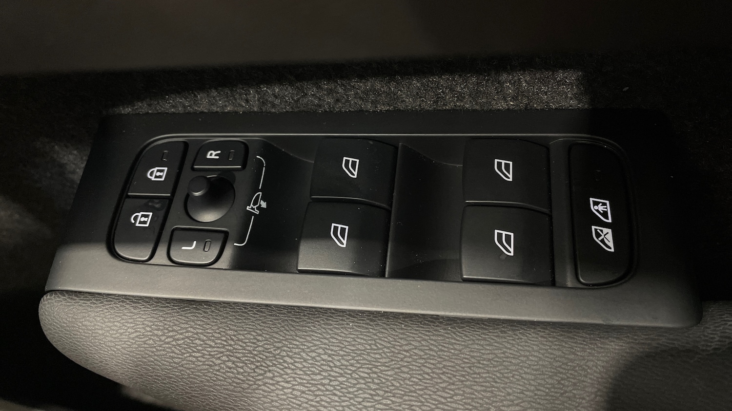 Used Volvo XC40 2023 for sale - 76404712: Photo 14