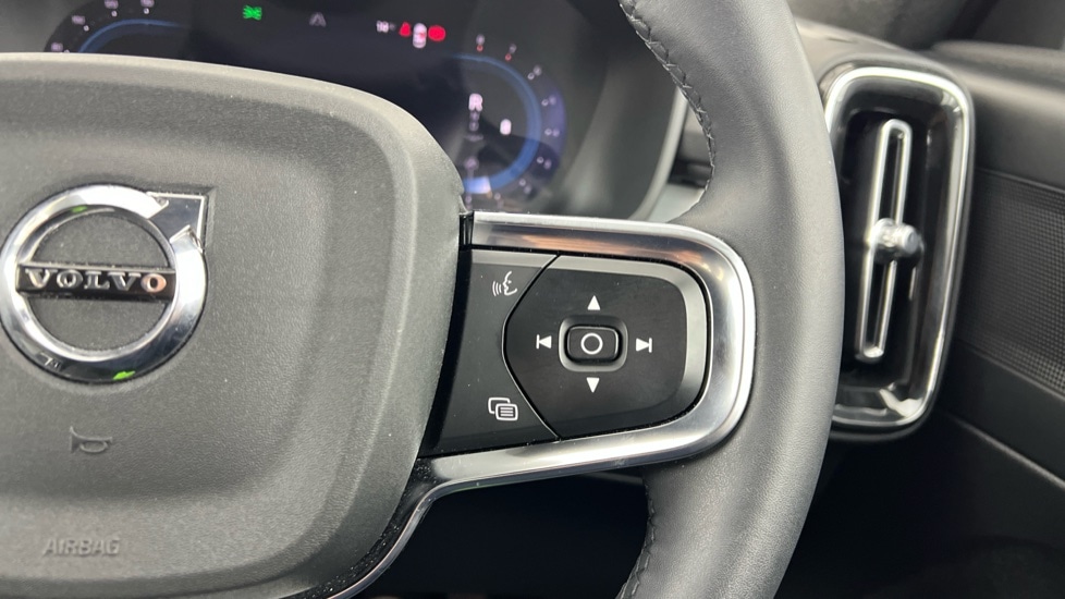 Used Volvo XC40 2023 for sale - 76404712: Photo 22