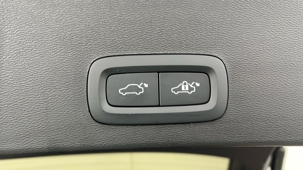 Used Volvo XC40 2023 for sale - 76404712: Photo 35